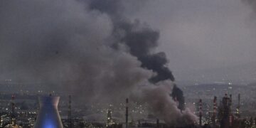 Διακόπηκε λειτουργία των διυλιστηρίων στη Χάιφα έχει διακοπεί μετά την ιρανική επίθεση,