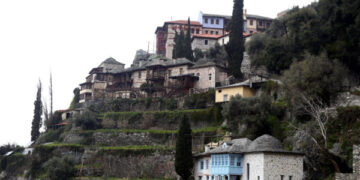 Σεισμός στο Άγιο Όρος: «Ίσως έχουμε ζημιές στα παλιά μοναστήρια»