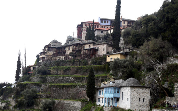 Σεισμός στο Άγιο Όρος: «Ίσως έχουμε ζημιές στα παλιά μοναστήρια»