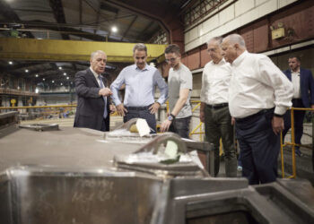 «Τα ευρωπαϊκά χρήματα για την άμυνα να πηγαίνουν σε ευρωπαϊκές εταιρείες»