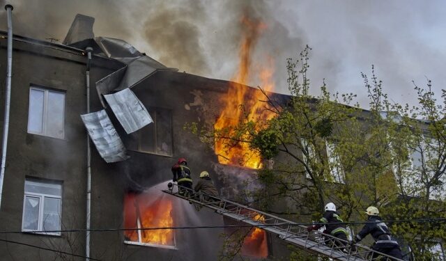 Ten dead and many wounded in the Russian attacks in Kyiv