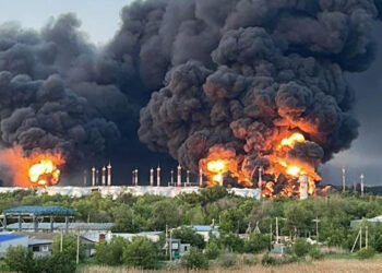 Ουκρανική επίθεση με drones σε ρωσικές αεροπορικές βάσεις και διυλιστήριο