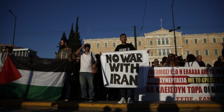 Καμιά εμπιστοσύνη στην κυβέρνηση της πολεμικής προετοιμασίας και εμπλοκής