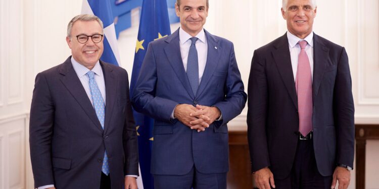 Συνάντηση του πρωθυπουργού με τους CEO της UniCredit και της Alpha Bank
