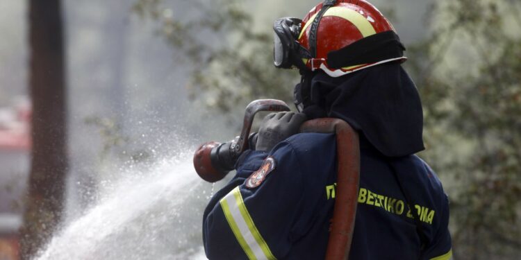 Μαίνεται, με αμείωτη ένταση η πυρκαγια στο Κεφαλοχώρι Σερρών