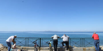 Καιρός: Όλα μοιάζουν καλοκαίρι με ηλιοφάνεια και ανεβασμένη θερμοκρασία