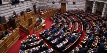 Τέμπη: Γεμίζει με κάλπες η Βουλή