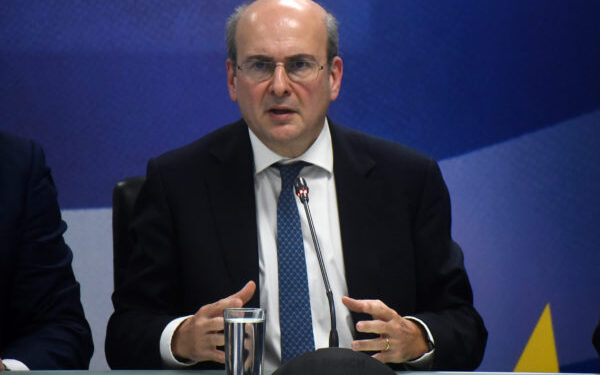 Χατζηδάκης στον Realfm 97,8: Στέλνουμε ένα μήνυμα κυρίως στους παράγοντες