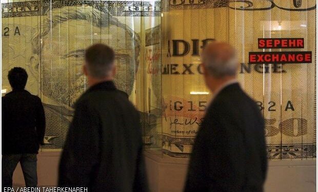 Σε κλοιό πιέσεων το δολάριο