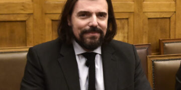 Δεν είναι γυμνασιάρχης η κυβέρνηση ή ο υπουργός να καλεί τα άτακτα παιδιά στο υπουργείο