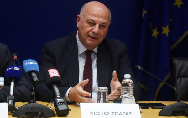 «Δεδομένη η πολιτική βούληση της κυβέρνησης να επιστρέψουν πίσω τα χρήματα αυτοί που τα πήραν χωρίς να το δικαιούνται»