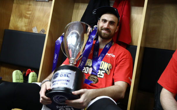 Ανακοίνωσε την τριετή επέκταση με τον Νίκολα Μιλουτίνοφ