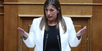 Κωνσταντοπούλου: Οι συγγενείς των θυμάτων του εγκλήματος των Τεμπών σας κατηγορούν για υπονόμευση του πολιτεύματος