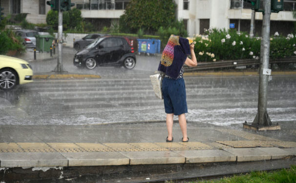 Κακοκαιρία: Ισχυρές βροχές και καταιγίδες σε Πελοπόννησο και Αττική