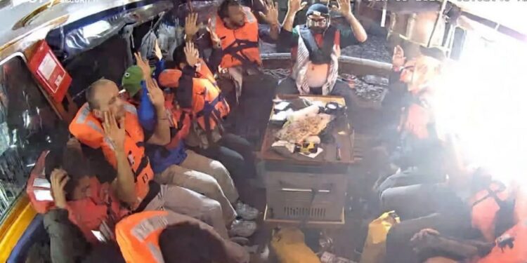 Ο στρατός κατέλαβε το πλοίο Madleen που κατευθυνόταν προς τη Γάζα