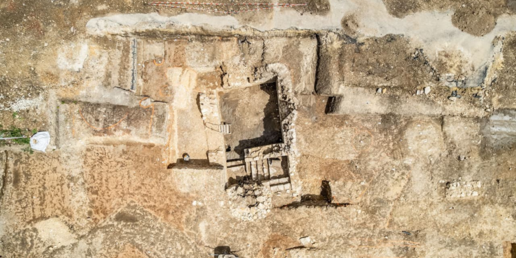 Ανακαλύφθηκε εντυπωσιακός οίκος με υπόγειο κελάρι βάθους δύο μέτρων σε αρχαία πόλη