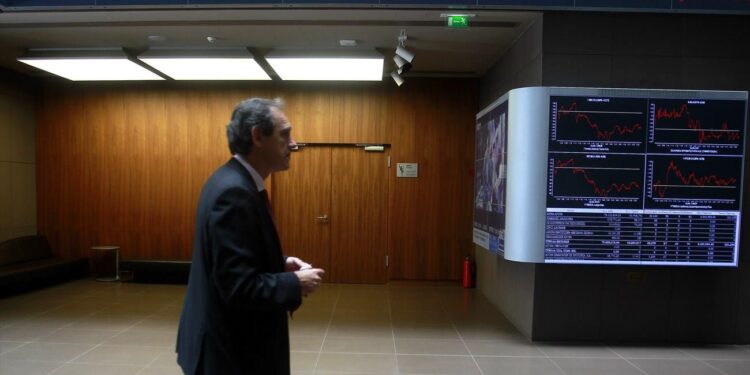 Το ερώτημα για τα πακέτα της Λαζαρίδης