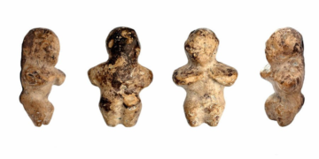 Αγρότης ανακάλυψε τυχαία ένα μοναδικό αγαλματίδιο της Αφροδίτης ηλικίας 6.000 ετών