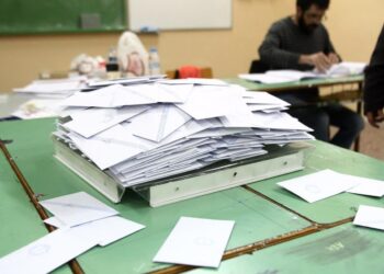 Στις κάλπες 51.000.000 ψηφοφόροι για 5 δημοψηφίσματα