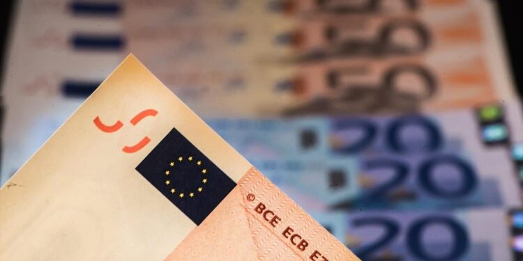 Το «κρατικό σύστημα» «κλέβει» το Κράτος.