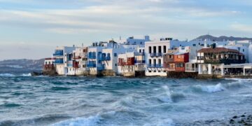 Φοροδιαφυγή: «Κομάντο» της ΑΑΔΕ σπεύδουν σε νησιά