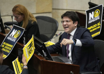 Ο υποψήφιος για την προεδρία Μιγκέλ Ουρίμπε πυροβολήθηκε στη Μπογοτά – Κρίσιμη η κατάστασή του