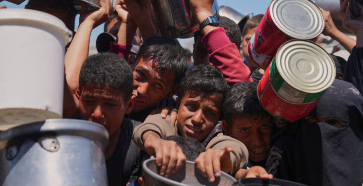 Νεκροί και τραυματίες από ισραηλινά πυρά κοντά σε κέντρο διανομής ανθρωπιστικής βοήθειας