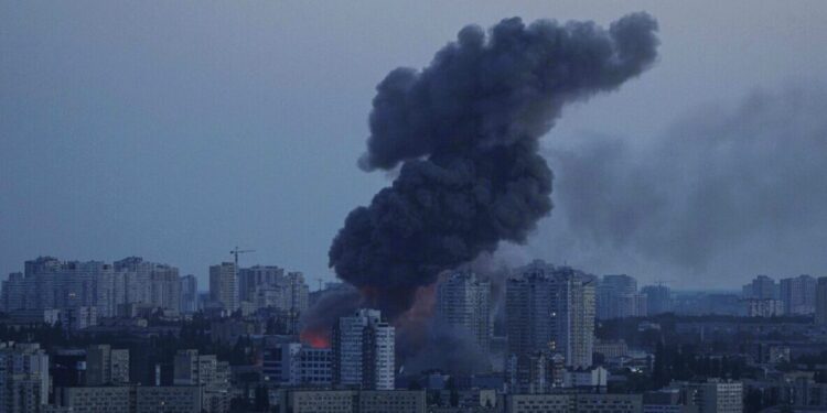 Ουκρανική επίθεση με drone προκάλεσε φωτιά σε χημικό εργοστάσιο στην περιοχή Τούλα – Δυο τραυματίες