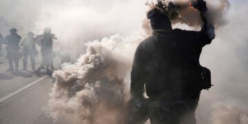 Κλιμακώνονται οι διαδηλώσεις μετά την ανάπτυξη της Εθνοφρουράς από τον Τραμπ