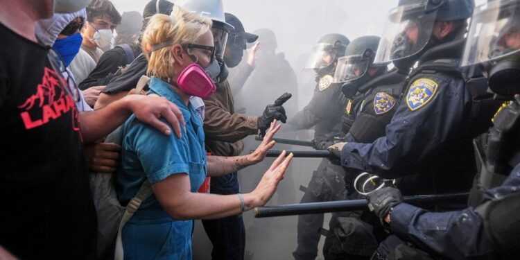 Ο Ντόναλντ Τραμπ ενέκρινε την ανάπτυξη επιπλέον 2.000 μελών της Εθνοφρουράς – Οργή από τον κυβερνήτη Νιούσομ και νέα επεισόδια