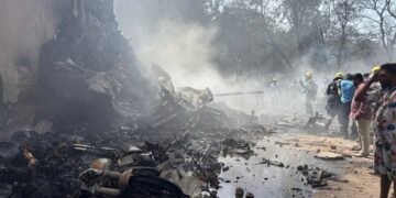 Αεροπορική τραγωδία στην Ινδία: To αεροσκάφος συνετρίβη πάνω σε ξενώνα γιατρών