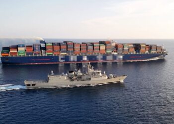 Αυξάνεται ο βαθμός επιφυλακής για αμερικανικά και ισραηλινά πλοία