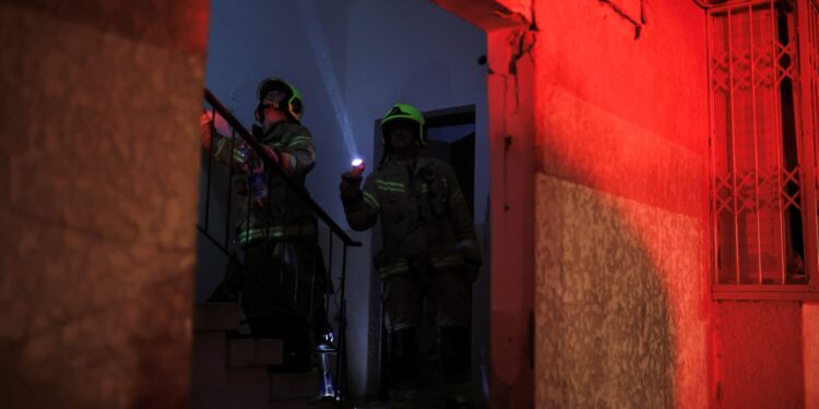 Νέα ομοβροντία πυραύλων του Ιράν εναντίον του Ισραήλ