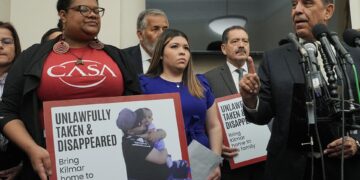 Στις ΗΠΑ ο Κιλμάρ Αμπρέγο Γκαρσία που απελάθηκε κατά λάθος στο Ελ Σαλβαδόρ