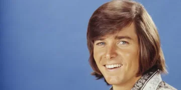 Πέθανε ο τραγουδιστής και ηθοποιός, είδωλο των εφήβων στα ’60s και ’70s