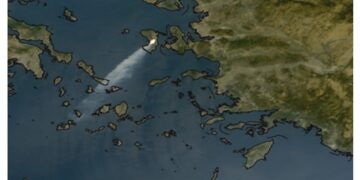 Έως την Κίμωλο οι καπνοί