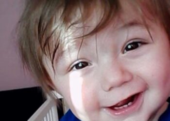 Σοκ στην Βρετανία: Παππούδες κατηγορούνται ότι δολοφόνησαν το 2χρονο εγγόνι τους