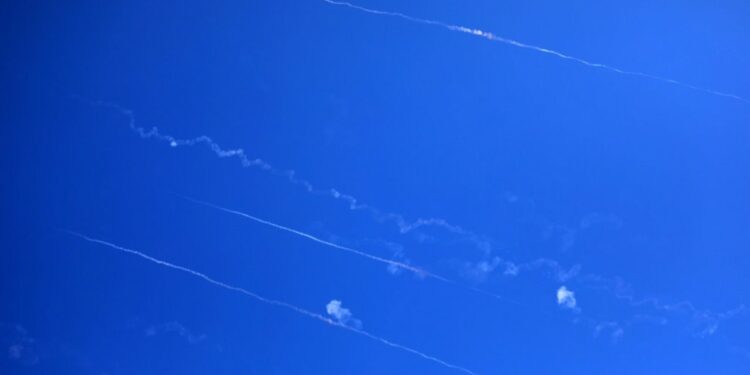 Ακούγονται εκρήξεις σε Τελ Αβίβ και Ιερουσαλήμ