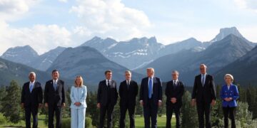 Συνάντηση Μελόνι – Τραμπ στη Σύνοδο των G7: Εμπορική συμφωνία, ΝΑΤΟ και Μέση Ανατολή στο επίκεντρο της συνομιλίας τους