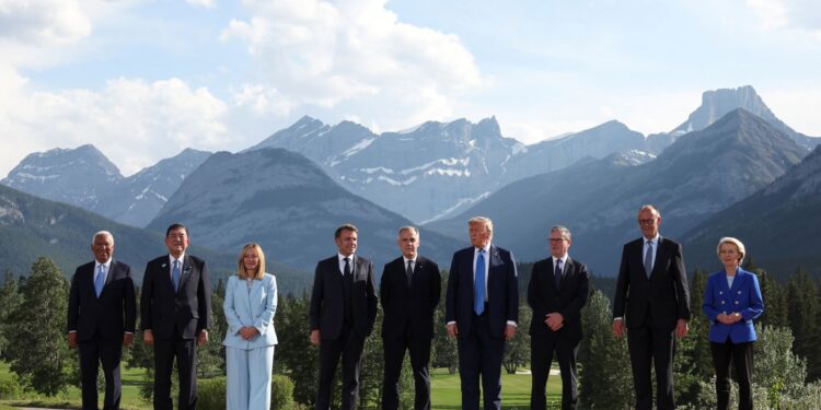 Συνάντηση Μελόνι – Τραμπ στη Σύνοδο των G7: Εμπορική συμφωνία, ΝΑΤΟ και Μέση Ανατολή στο επίκεντρο της συνομιλίας τους