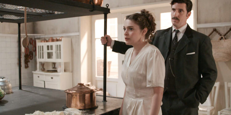 Ο Ρήγας απαγορεύει στην Αλίκη να φύγει από το ξενοδοχείο