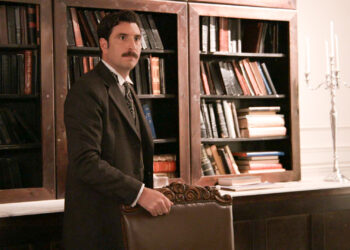 Ο Χαραλάμπης αποφασίζει να σκοτώσει τον Ρήγα