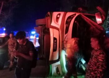 Τουλάχιστον 15 νεκροί σε σύγκρουση λεωφορείου που μετέφερε φοιτητές με μίνι βαν