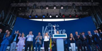 Γαλλία: Συγκέντρωση της ευρωπαϊκής ακροδεξιάς με αιχμές κατά ΕΕ και Μακρόν