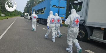 Ουκρανία: Ανέκτησε τις σορούς 1.212 στρατιωτών που σκοτώθηκαν στο μέτωπο – Βίντεο από τα φορτηγά