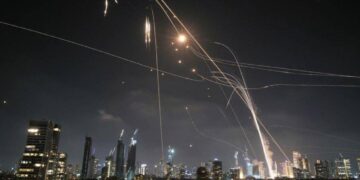 Φρουροί της Επανάστασης: «Η εκδίκησή μας μόλις άρχισε» με «δεκάδες στόχους» στο Ισραήλ