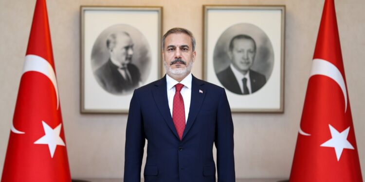 Προκλητικές δηλώσεις Φιντάν: Κάνει λόγο για «τουρκική» μουσουλμανική μειονότητα στην Θράκη