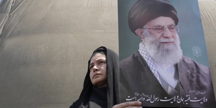 WSJ: Σήματα υποχώρησης του Ιράν με επιστροφή στις διαπραγματεύσεις για τα πυρηνικά