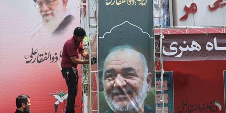 Απειλεί βρετανικές και γαλλικές βάσεις στην περιοχή