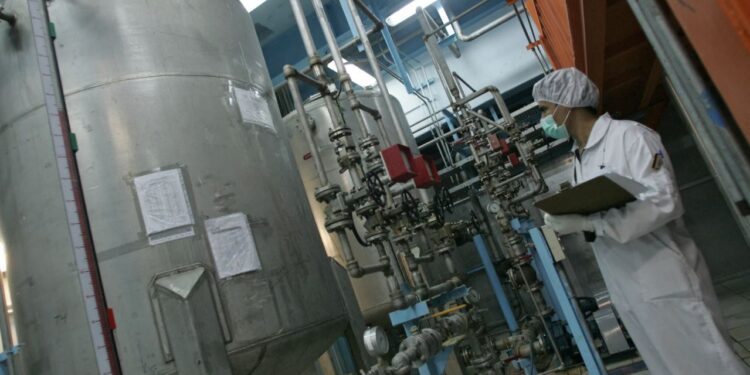 Ιράν: Μεγάλη έκρηξη στο Ισφαχάν – Αναχαιτίζει «εισερχόμενους στόχους» η Τεχεράνη